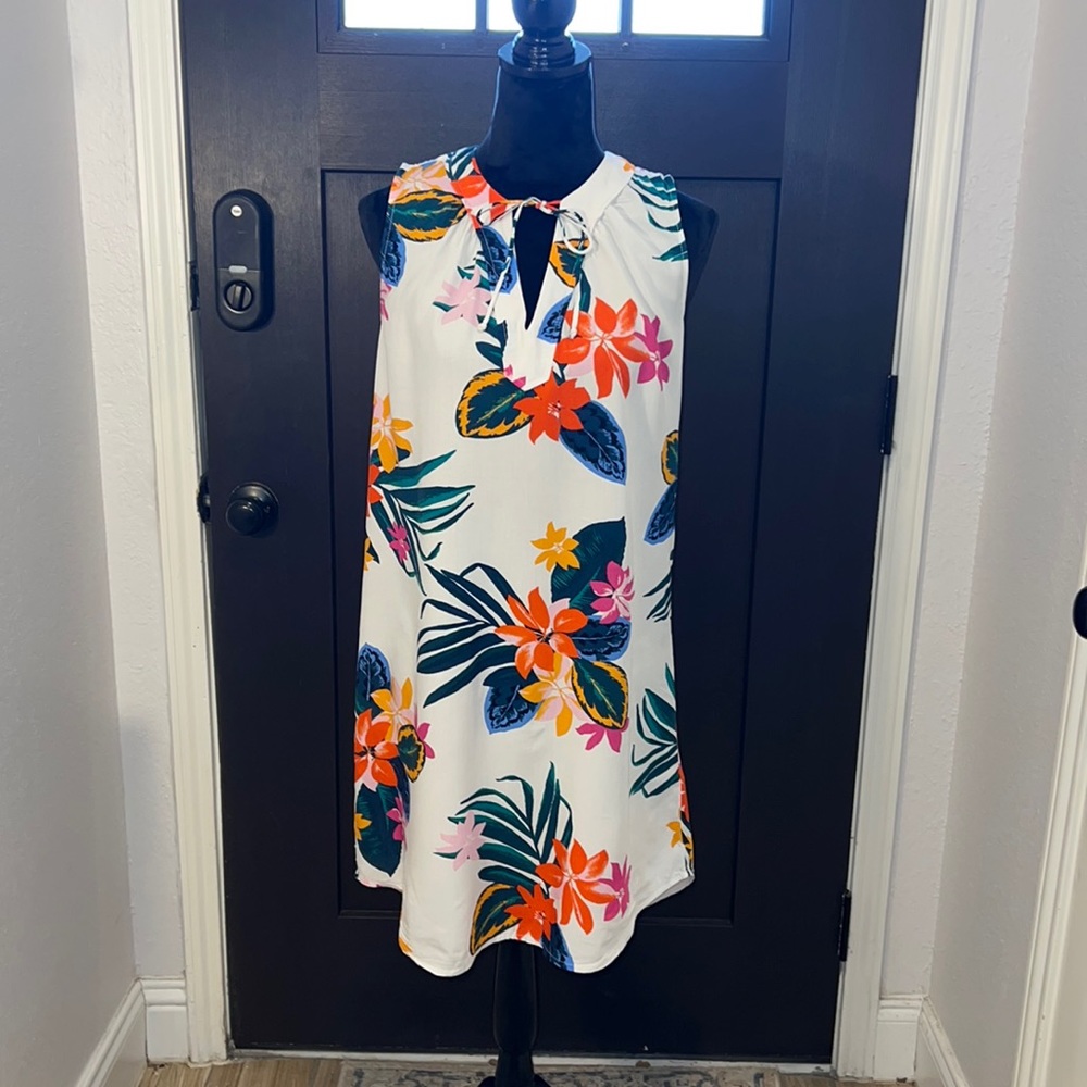 Floral sleeveless dress
